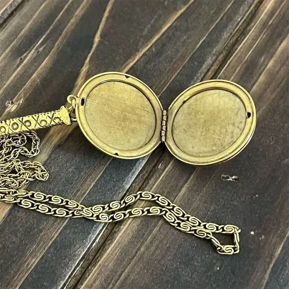 VTG Gold Tone Maltese Cross Medallion Double Byzantine Chain Locket Necklace - Picture 4 of 9